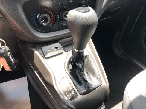 Used 2022 RAM ProMaster City Tradesman FWD image 26