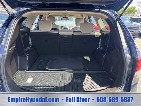 Used 2018 Hyundai Santa Fe SE w/ Cargo Package AWD/4WD image 7
