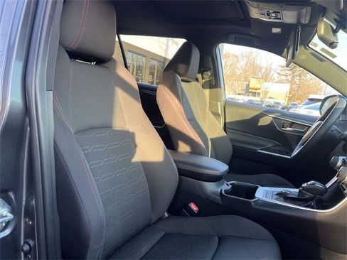 Used 2024 Toyota RAV4 SE w/ Weather & Moonroof Package image 25
