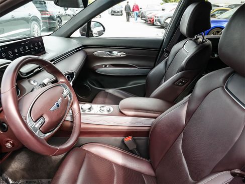 Used 2023 Genesis GV70 2.5T w/ Advanced Package image 20