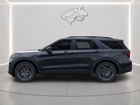 New 2026 Ford Explorer ST-Line image 3