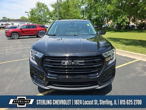 Used 2022 GMC Terrain SLT w/ Infotainment Package II AWD/4WD image 4