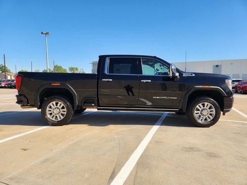 Used 2022 GMC Sierra 2500 Denali w/ Technology Package image 4