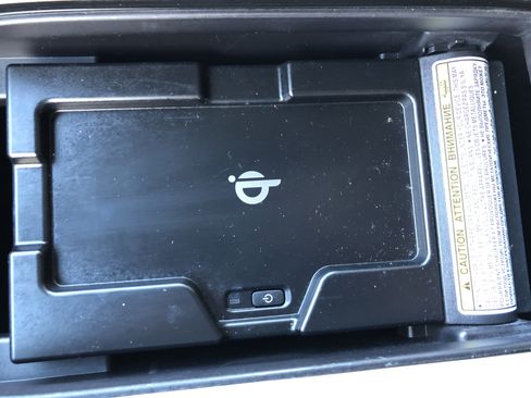 Used 2022 Toyota Highlander XLE image 4