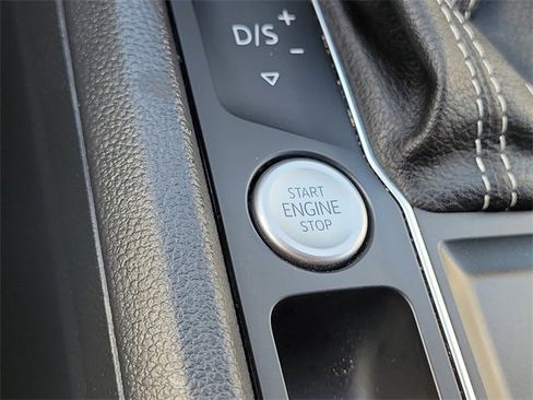 Used 2023 Volkswagen Atlas SE image 11