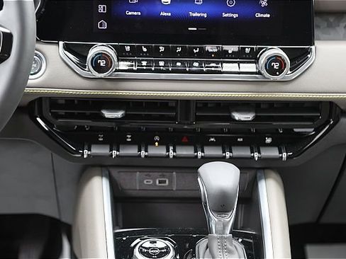 New 2024 Chevrolet Colorado ZR2 w/ ZR2 Bison Edition image 13