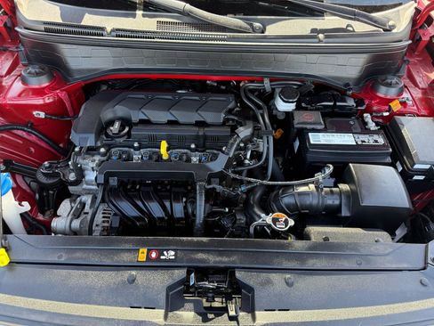 Used 2022 Hyundai Venue SEL image 33