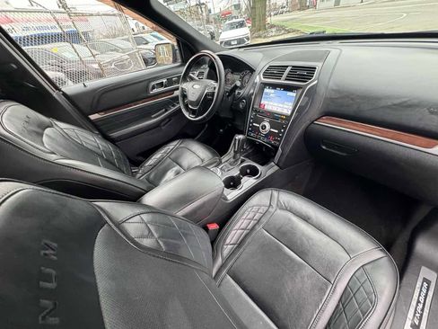 Used 2018 Ford Explorer Platinum image 24