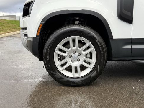 Certified 2025 Land Rover Defender 90 S image 10