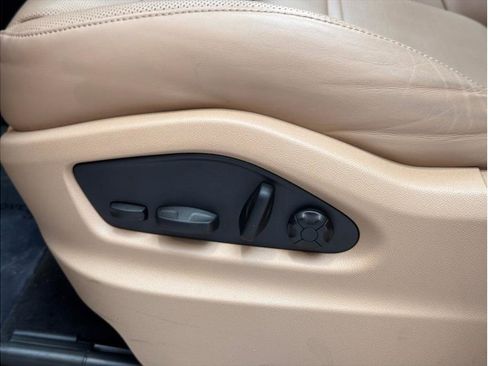 Used 2022 Porsche Cayenne Platinum Edition image 27