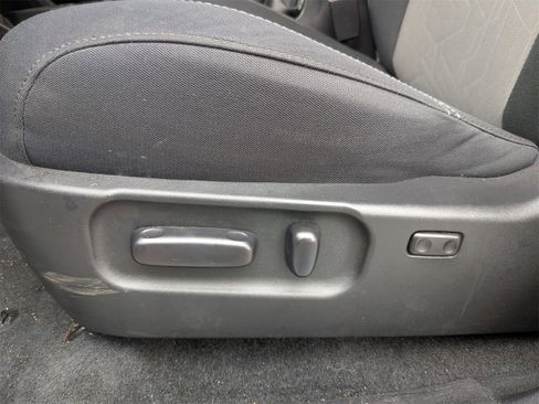 Used 2023 Toyota Tacoma TRD Off-Road image 16