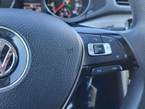 Used 2017 Volkswagen Passat 1.8T S image 27