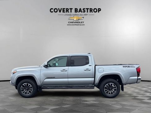 Used 2022 Toyota Tacoma SR5 image 3