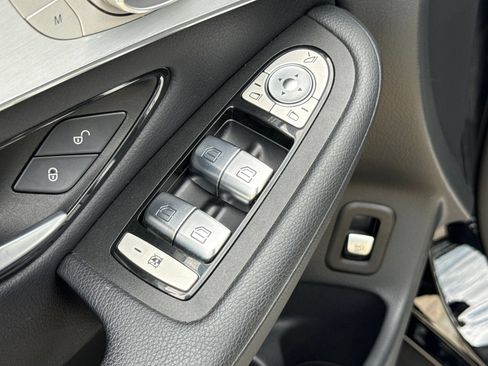Used 2022 Mercedes-Benz GLC 300 w/ Multimedia Package Lite image 23