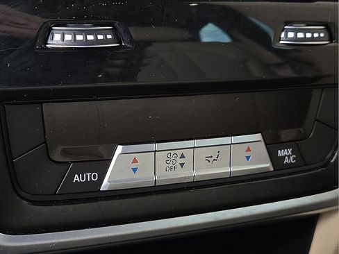 Used 2020 BMW X5 xDrive40i w/ Premium Package image 11