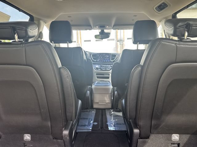 Used 2024 Chrysler Pacifica Touring-L FWD image 20