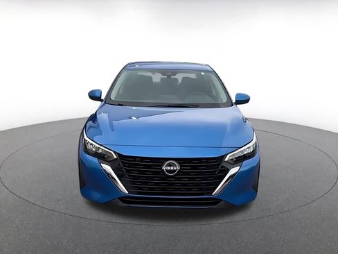 Used 2025 Nissan Sentra SV image 3