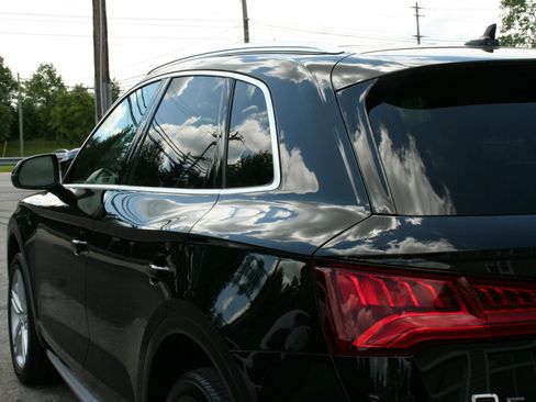 Used 2018 Audi Q5 2.0T Premium Plus w/ Premium Plus Package AWD/4WD image 24