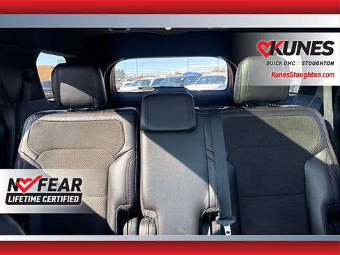 Used 2018 Ford Explorer XLT w/ XLT Appearance Package AWD/4WD image 36