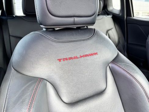 Used 2018 Jeep Renegade Trailhawk image 7