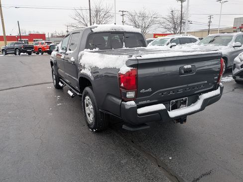 Used 2022 Toyota Tacoma SR image 7