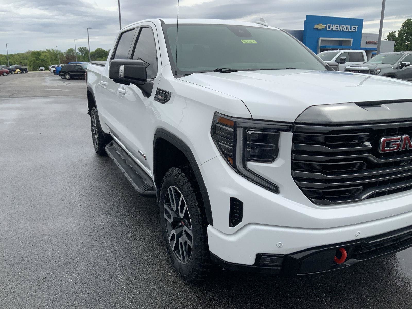 Used 2023 GMC Sierra 1500 AT4 w/ AT4 Premium Package AWD/4WD image 15