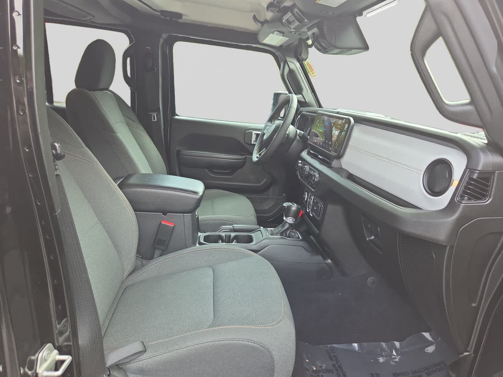 Used 2024 Jeep Wrangler Unlimited w/ Convenience Group AWD/4WD image 20