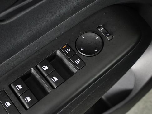 Certified 2025 Hyundai Kona SEL FWD image 23