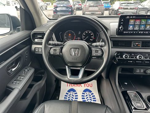 Used 2025 Honda Pilot Touring image 19