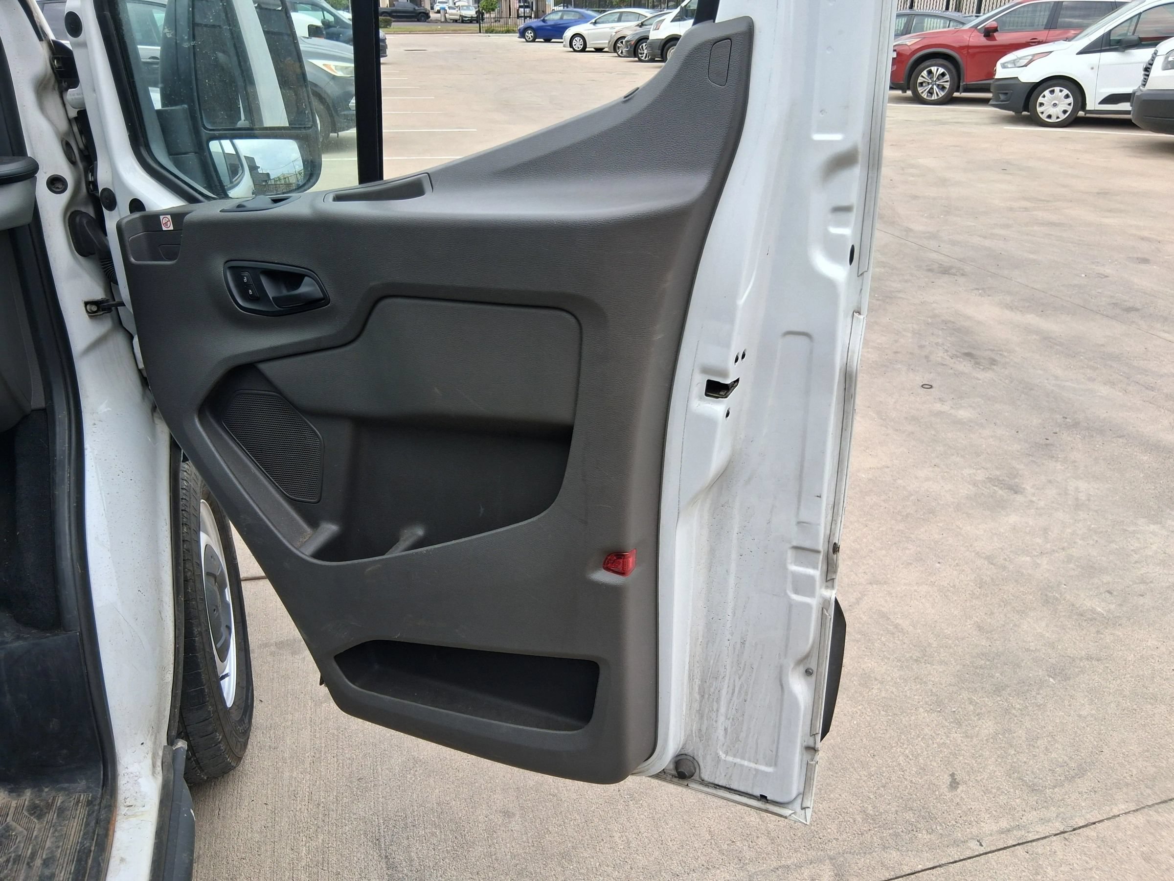 Used 2020 Ford Transit 150 XL RWD image 28