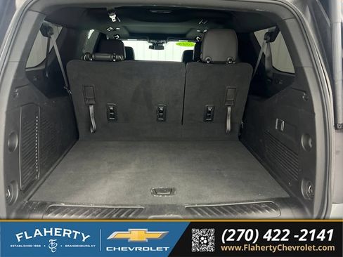 Used 2023 GMC Yukon XL SLT AWD/4WD image 20