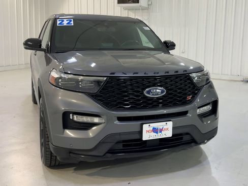 Used 2022 Ford Explorer ST w/ Equipment Group 401A image 4