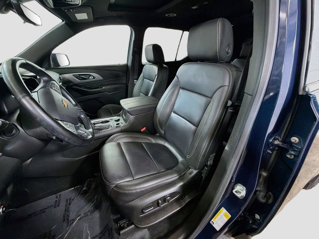 Used 2023 Chevrolet Traverse LT w/ LT Premium Package AWD/4WD image 23