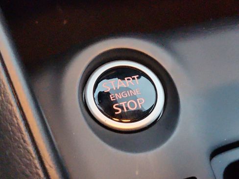 Certified 2025 Nissan Kicks Play S image 22