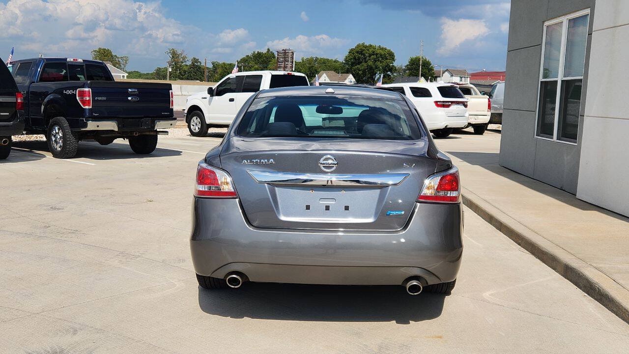 Used 2014 Nissan Altima 2.5 SV w/ Convenience Package FWD image 5