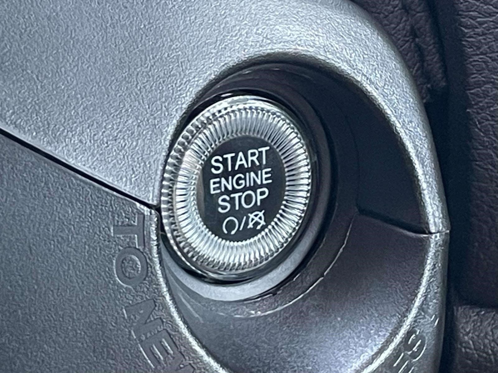 Used 2023 Jeep Renegade Limited AWD/4WD image 24