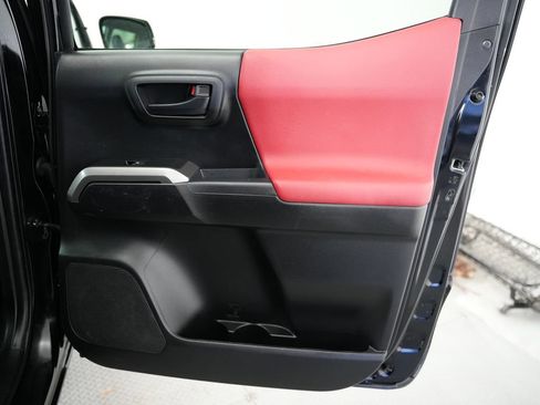 Used 2022 Toyota Tacoma SR5 w/ Technology Package RWD image 33