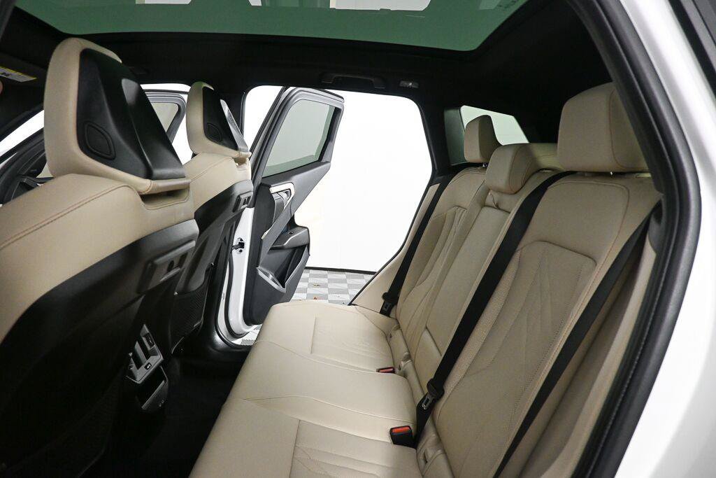 Used 2025 BMW X3 xDrive30i w/ Convenience Package AWD/4WD image 17