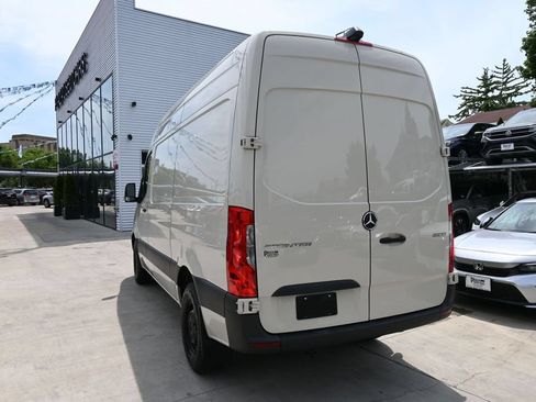 Used 2024 Mercedes-Benz Sprinter 2500 image 5