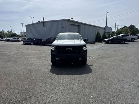Used 2021 Chevrolet Silverado 1500 LT Trail Boss w/ Convenience Package II AWD/4WD image 2