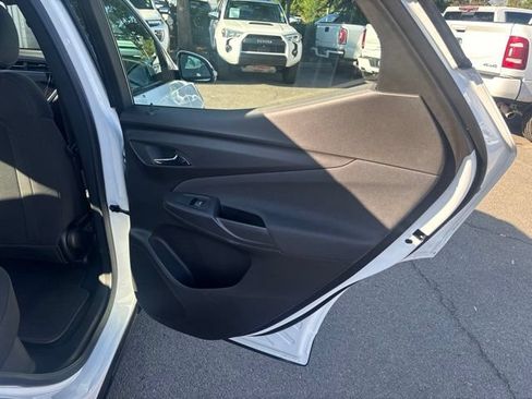 Used 2023 Chevrolet Bolt EUV LT w/ Comfort Package FWD image 26