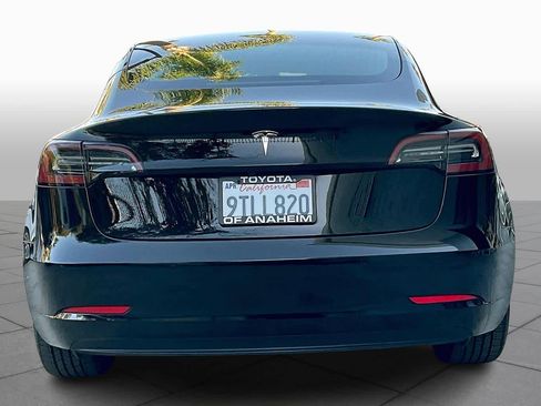 Used 2018 Tesla Model 3 Mid Range image 4