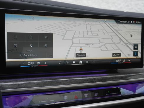 Certified 2023 BMW i7 xDrive60 AWD/4WD image 21