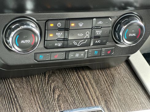 Certified 2021 Ford F350 Lariat w/ Lariat Value Package image 21