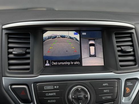 Used 2017 Nissan Pathfinder SL image 32