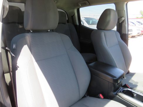 Used 2017 Toyota Tacoma SR5 w/ Tow Package image 19