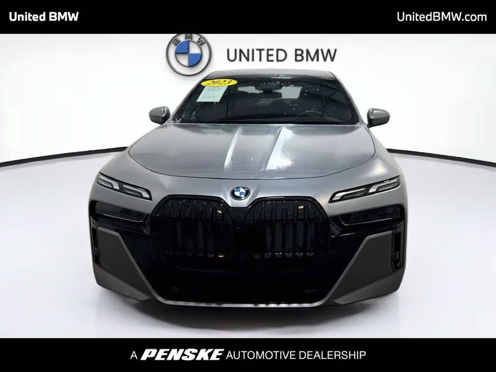Used 2023 BMW 740i RWD image 2