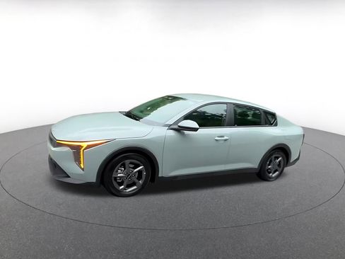 Used 2025 Kia K4 FWD image 8