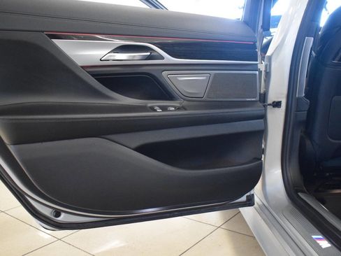 Used 2020 BMW 740i w/ M Sport Package image 59