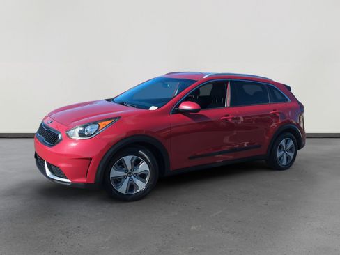 Used 2017 Kia Niro LX image 1